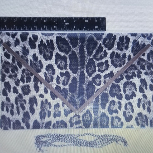 New 3am Forever Faux Snow Leopard Large Crossbody - Picture 3 of 5